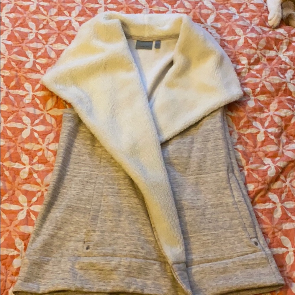 Vest - Picture 2 of 3